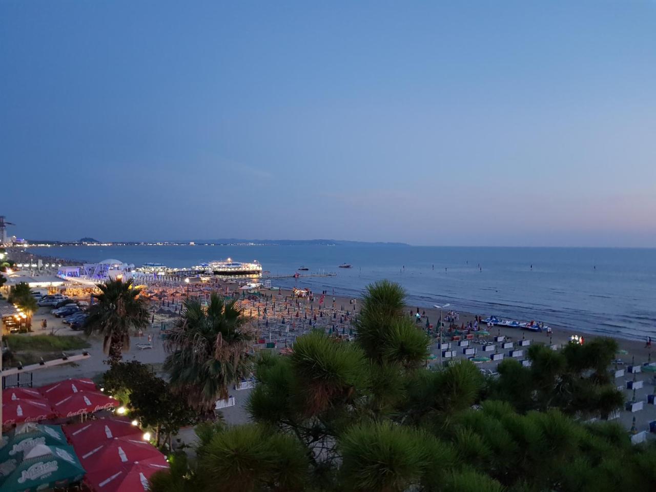 M&I Beach Apartment With Sea View Durrës Exterior foto